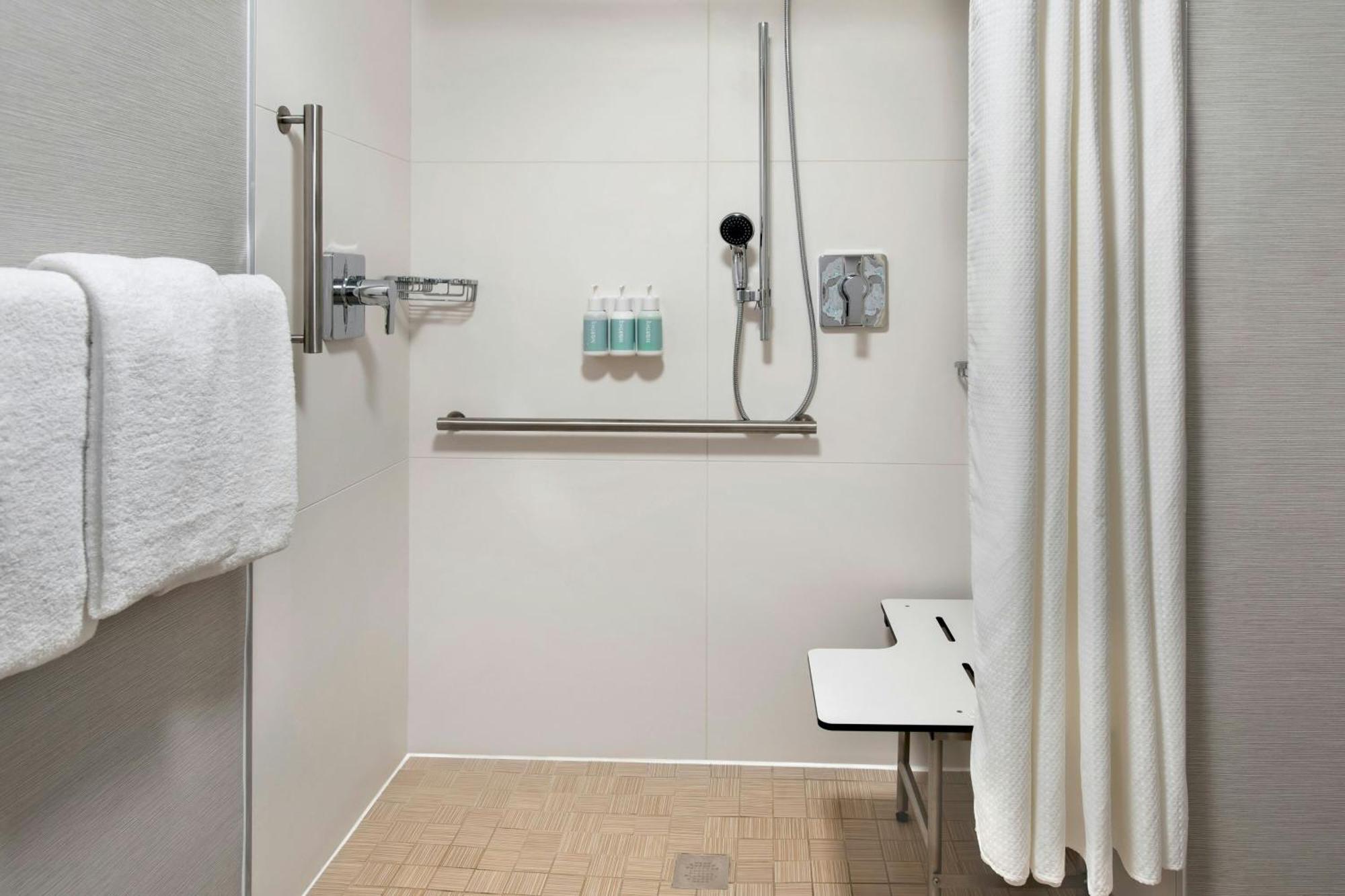Courtyard By Marriott Rye Hotel Buitenkant foto