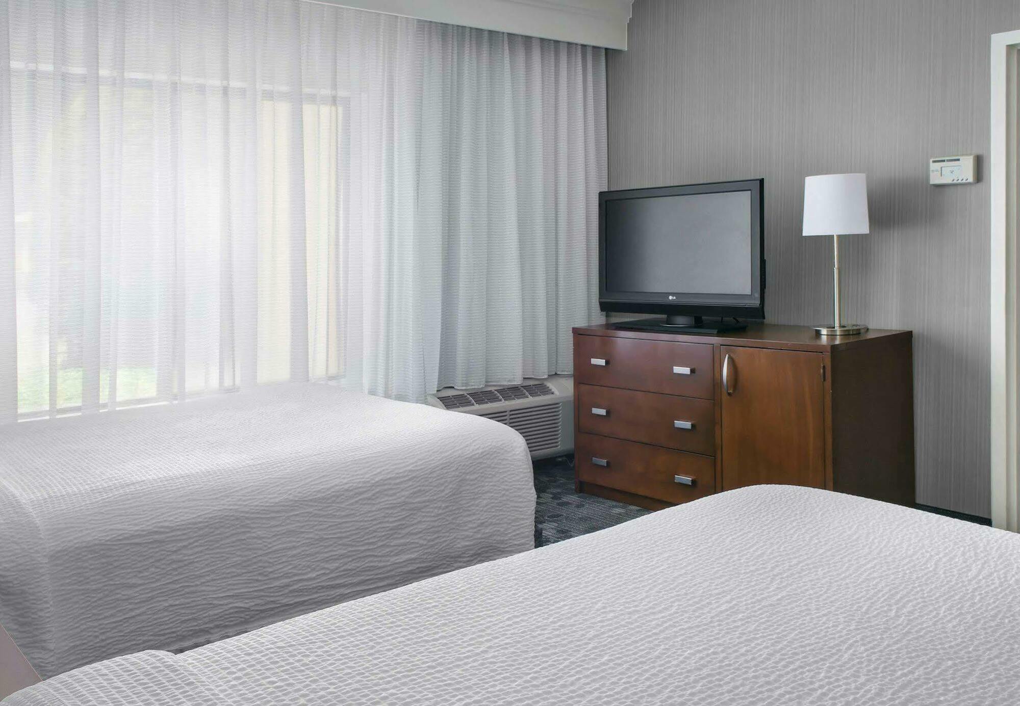 Courtyard By Marriott Rye Hotel Buitenkant foto